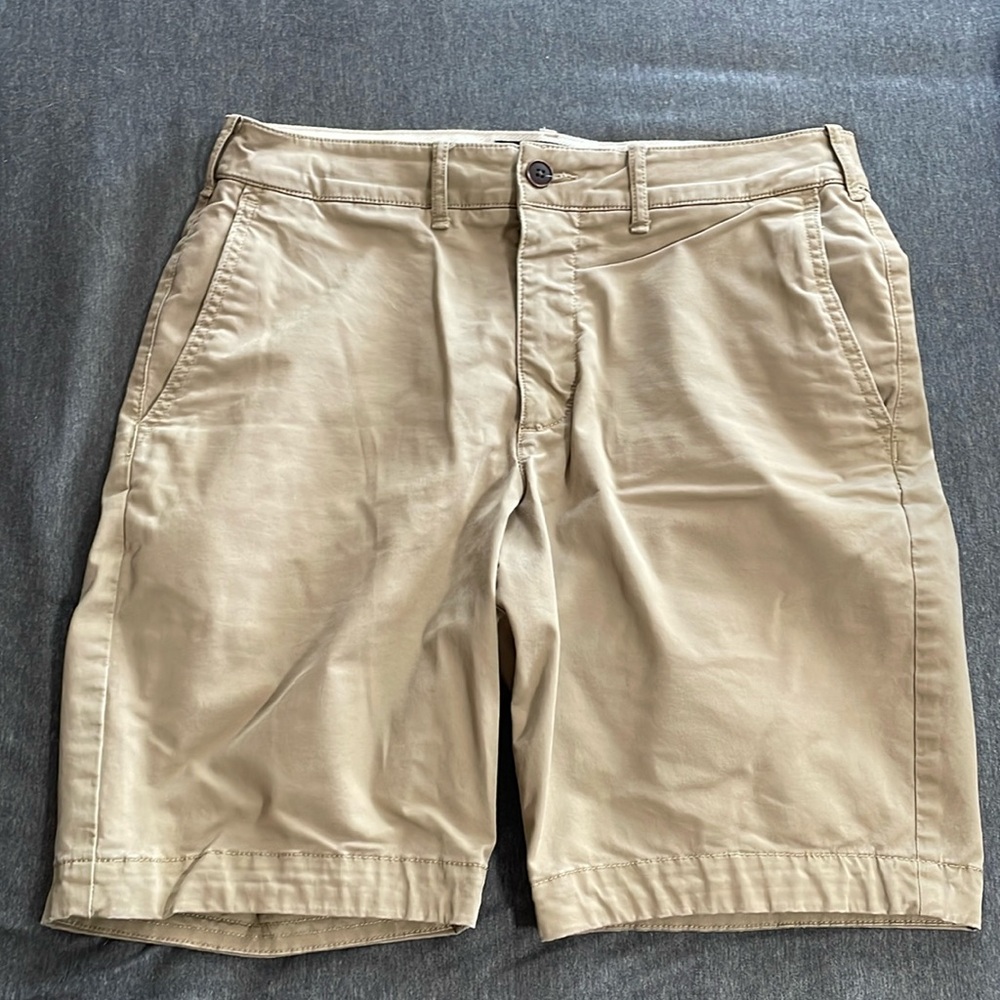 Men’s Stretch Khaki Flat Front Short Size 30